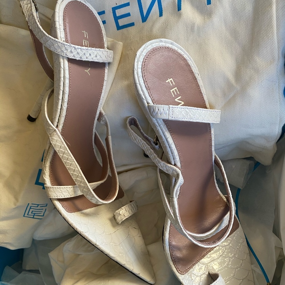 NWB Fenty white croc heels ✨